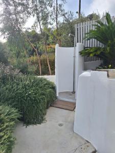 Vonkajšia záhrada v ubytovaní Villa Nissos