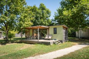 Zahrada ubytování Huttopia La Plage Blanche