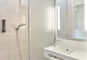 Koupelna v ubytování B&B HOTEL Paris Créteil