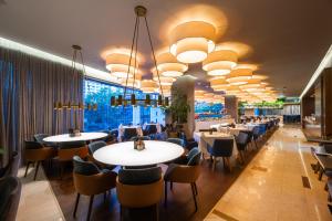 Restaurace v ubytování Hotel Estelar Milla De Oro