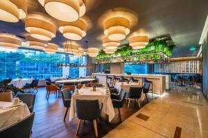 Restaurace v ubytování Hotel Estelar Milla De Oro