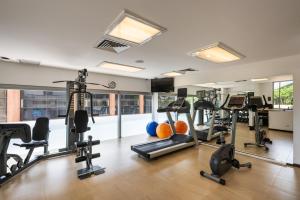 Fitness centrum a/nebo fitness zařízení v ubytování Hotel Estelar Milla De Oro