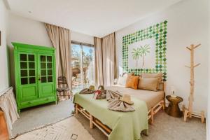 Voodi või voodid majutusasutuse Villa - Piscine chauffée sur demande et gouvernante toas +23 fotot