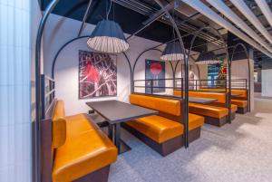 Area soggiorno di Radisson RED Galway