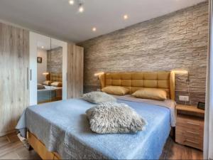 Postel nebo postele na pokoji v ubytování Villa Palma Karojba + 37 fotografií