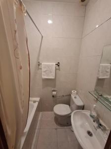 Łazienka w obiekcie Hostal Villamañez