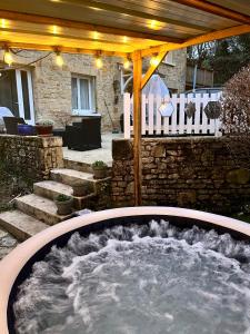 Zdjęcie z galerii obiektu Villa Lila - Sarlat Centre piscine et jacuzzi w mieście Sarlat-la-Canéda