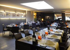 En restaurant eller et spisested på Hotel The New Fox