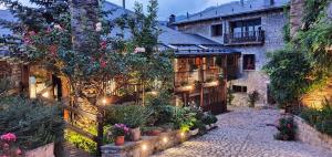 康奈尔酒店外面的花园