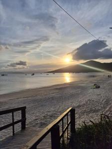 Naturlandskabet i nærheden af feriehuset + 38 billeder