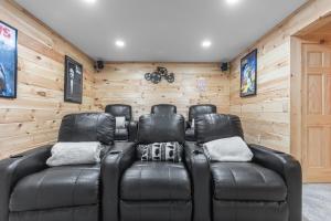 Posezení v ubytování HotTub, Gym, Theater, PetFriendly, 8min to slopes!