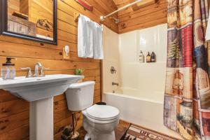 Koupelna v ubytování HotTub, Gym, Theater, PetFriendly, 8min to slopes!