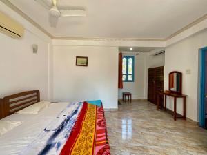 Gallery image of Thomas Ashwem x One Light Stays in Mandrem