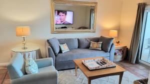 Posezení v ubytování 516 - Newly Updated Oceanfront 2 Bedroom