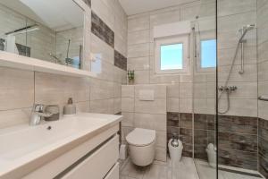Ένα μπάνιο στο House Jurkin +30 φωτογραφίες