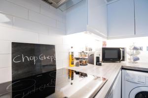 Photo de la galerie de l'établissement Luxury Apt with Parking, à Galway