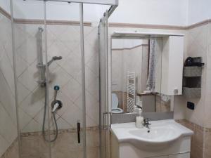 A bathroom at Mini Deluxe Room - Close to Metro C
