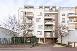 Το κτήριο όπου στεγάζεται  το διαμέρισμα