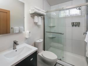 Bilik mandi di Dwell - Net Zero Energy Living