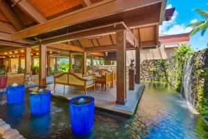 Restaurace v ubytování (4323/24) 2 Br Hanalei Bay Resort with Amazing Ocean View