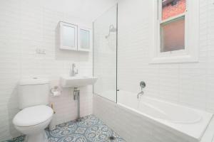 O baie la Ananda Cottage