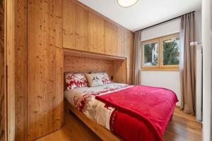 Postel nebo postele na pokoji v ubytování Luxury Apartment St Moritz