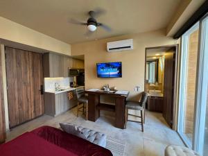 Μια τηλεόραση ή/και κέντρο ψυχαγωγίας στο Beautiful studio