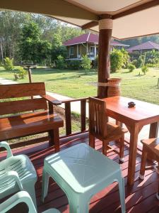 Garður fyrir utan Baan I Ta Lay Koh Yao Noi