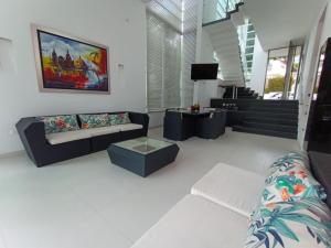 Гостиная зона в ESPECTACULAR CASA QUINTA EN MELGAR con PISCINA PRIVADA