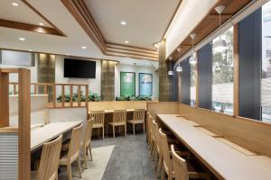 تلفاز و/أو أجهزة ترفيهية في Four Points Flex by Sheraton Yokohama West