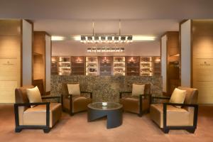 Posezení v ubytování JW Marriott Hotel and Suites Saigon