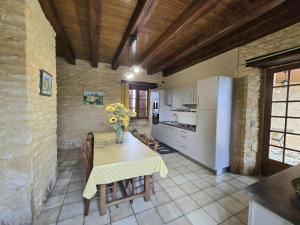 Fotografie z fotogalerie ubytování Charmante maison périgourdine avec jardin, cheminée et proche de Sarlat - FR-1-616-88 v destinaci Salignac Eyvigues