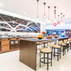 Restaurace v ubytování Doubletree By Hilton Bogota Calle 100,Co + 88 fotografií