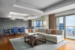 Posezení v ubytování JW Marriott Hotel and Suites Saigon