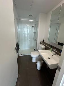 Koupelna v ubytování Top-Floor Luxury 1B1B apt L44 with Spectacular City Views
