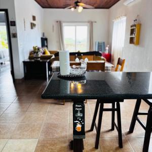 Foto de la galería de Sunset Views Apartment, West End en West End