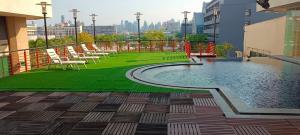 สระว่ายน้ำที่อยู่ใกล้ ๆ หรือใน โรงแรมพรินสตัน กรุงเทพ