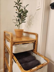 Dohwa Stay - New Open AREX, 3mins to Gongdeok Station客房内的一张或多张床位
