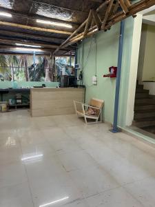 Khu vực ghế ngồi tại Jeet hostel and Stay Rooms