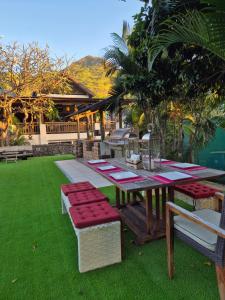 Сад в Shanti Ghar Guest House