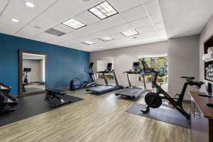 Fitness centrum a/nebo fitness zařízení v ubytování Hampton Inn & Suites Phoenix/Gilbert