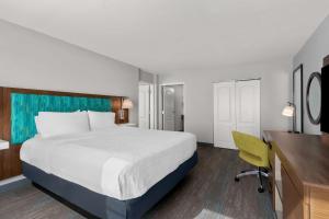 Postel nebo postele na pokoji v ubytování Hampton Inn & Suites Phoenix/Gilbert