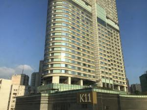Bangunan di mana terletaknya rumah tamu ini