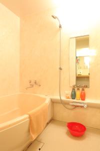 Koupelna v ubytování Town Hotel 41