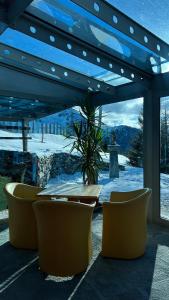 Bazén v ubytování Nest Hotel Sestriere nebo v jeho okolí