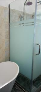 Ένα μπάνιο στο Crownedge Hotels