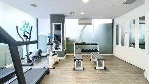 Fitness centrum a/nebo fitness zařízení v ubytování Sea You Hotel Port Valencia
