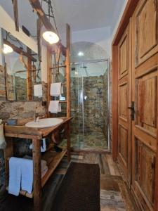 Koupelna v ubytování B&B Le Ciaf + 37 fotografií