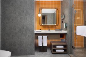 Baðherbergi á Home2 Suite by Hilton Chengdu Pengzhou