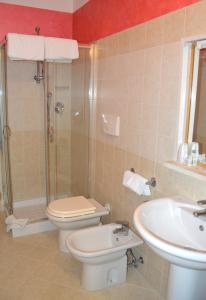 Koupelna v ubytování Nouvel Hotel Des Bains